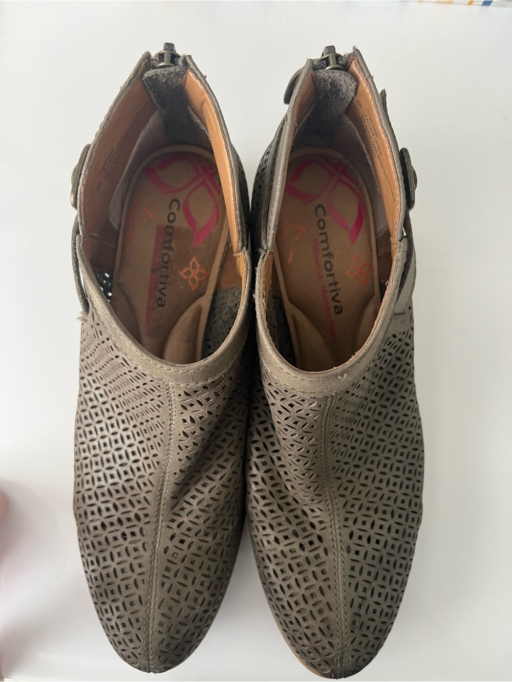 Comfortiva Olive/Taupe/Khaki Perforated Slip-On Leather Ankle Booties. Size 8 W